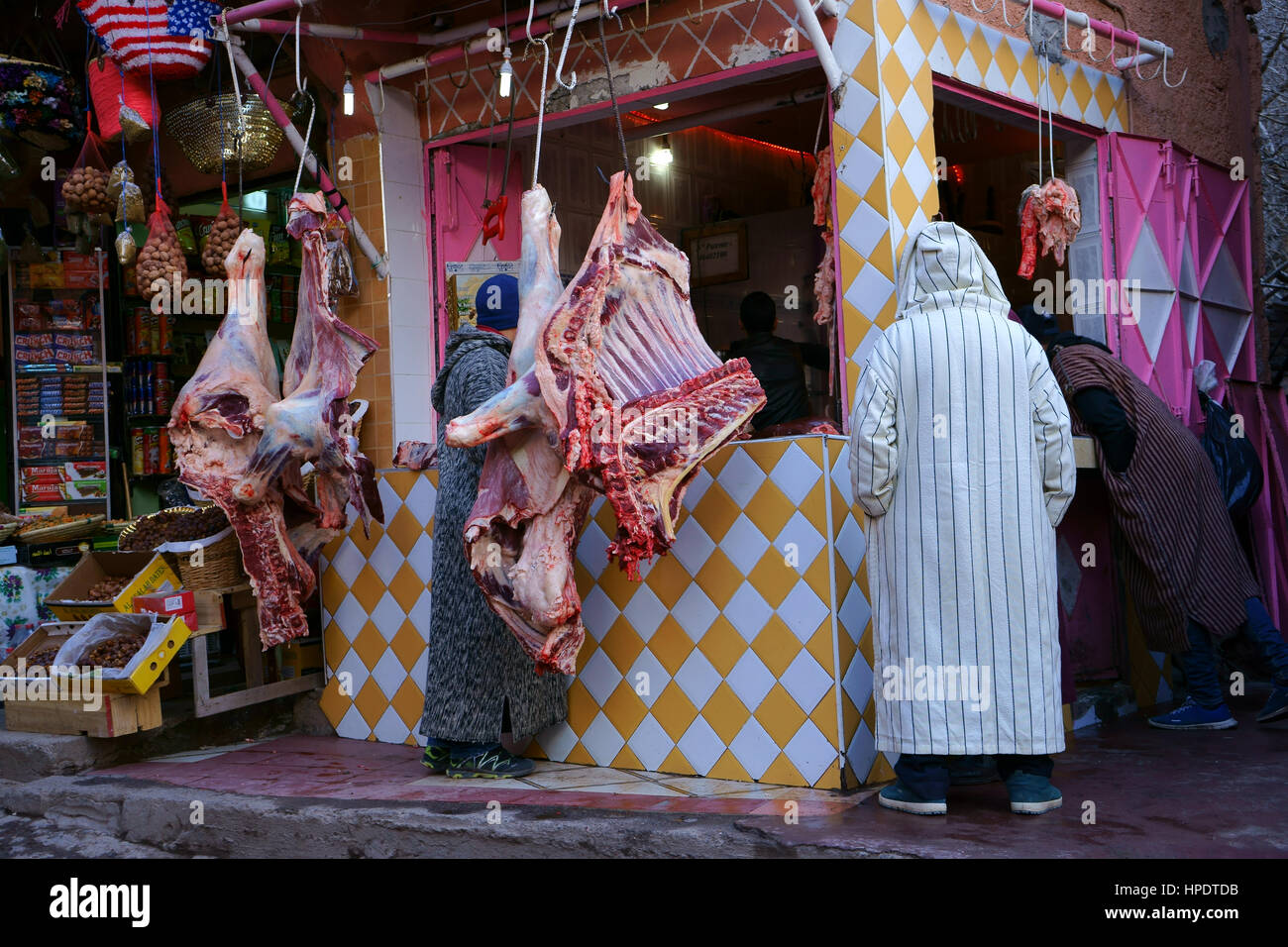 Butcher Shop in città Imlil, Atlas mountain range, inverno, Marocco Foto Stock