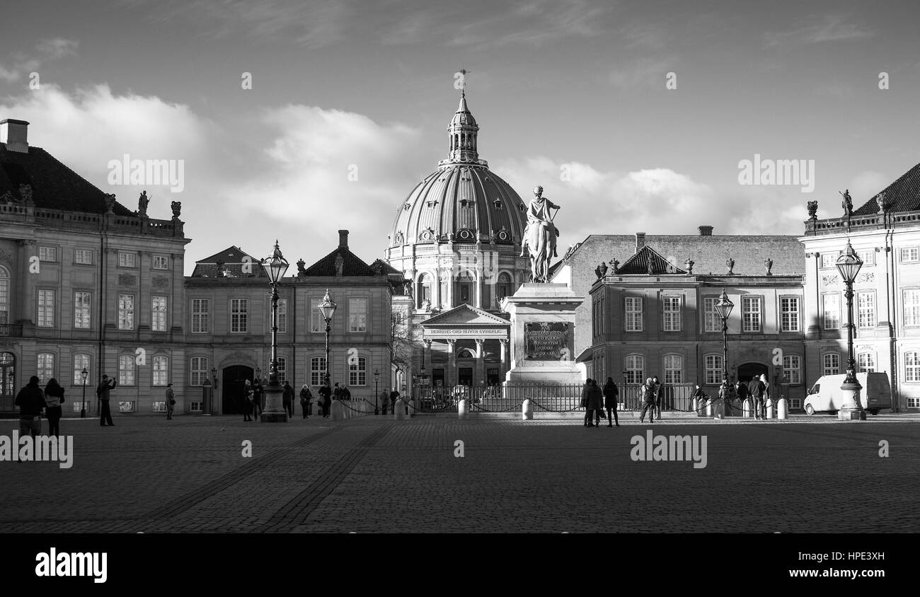 Vista dall'Amalienborg,casa della famiglia reale danese, verso Frederik è la Chiesa, la Chiesa di Marmo, Copenaghen Foto Stock