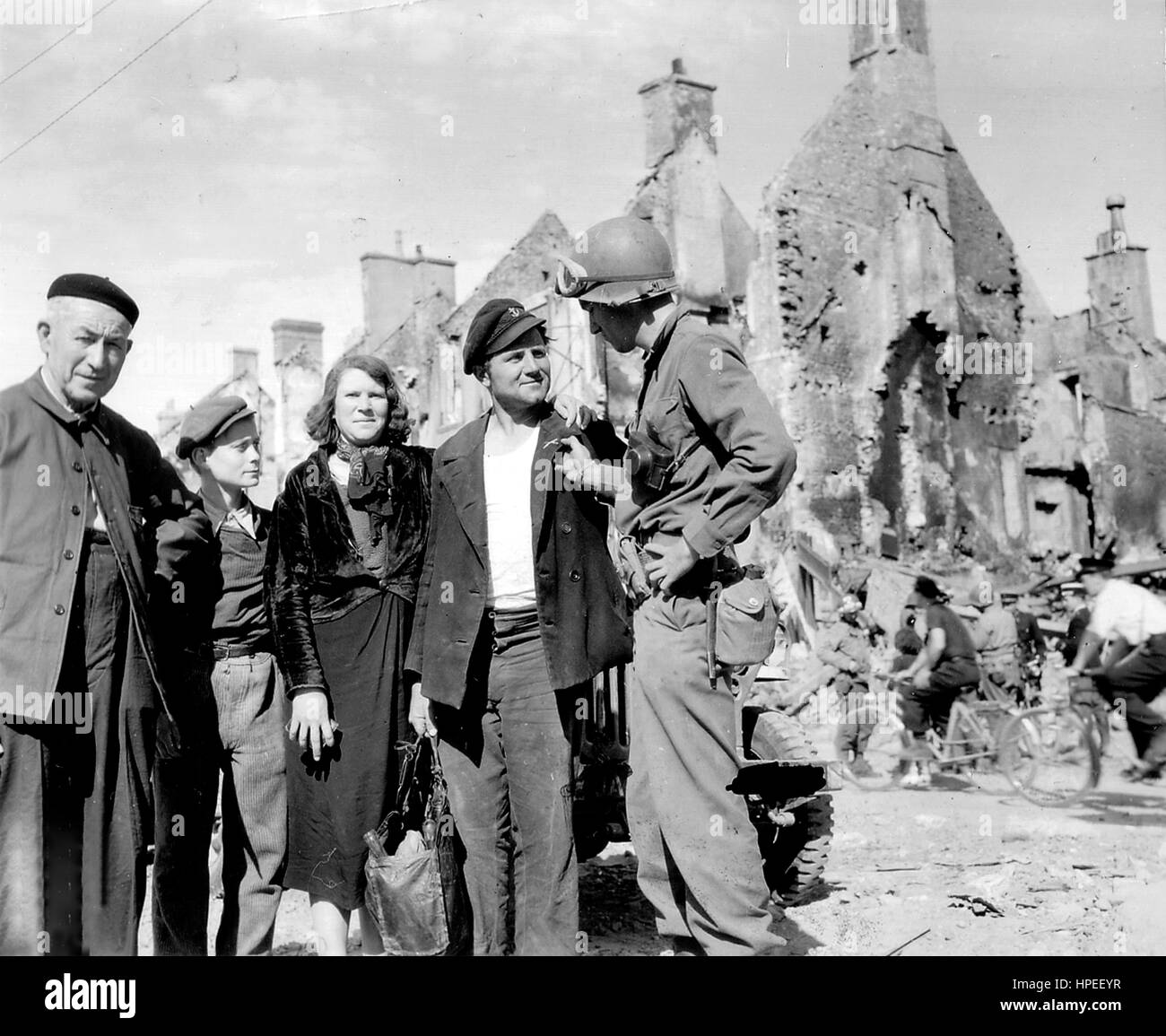 La Normandia, Francia, giugno 1944. La popolazione francese celebra la liberazione, la II Guerra Mondiale Foto Stock