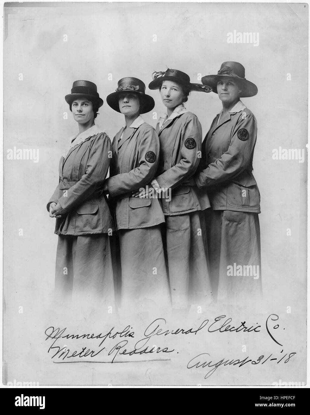 Fotografia di quattro donne che lavoravano come metro di lettori per il Minneapolis General Electric Company, Minneapolis, Minnesota, Agosto 31, 1918. Immagine cortesia US National Archives. Foto Stock