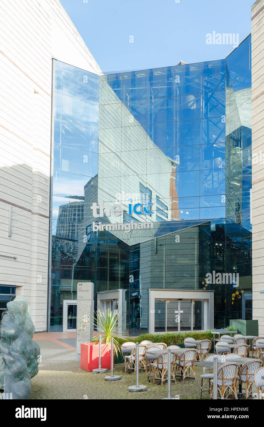 Banca Canale di Beagle ingresso al Centro Congressi Internazionale (ICC) nel centro di Birmingham Foto Stock
