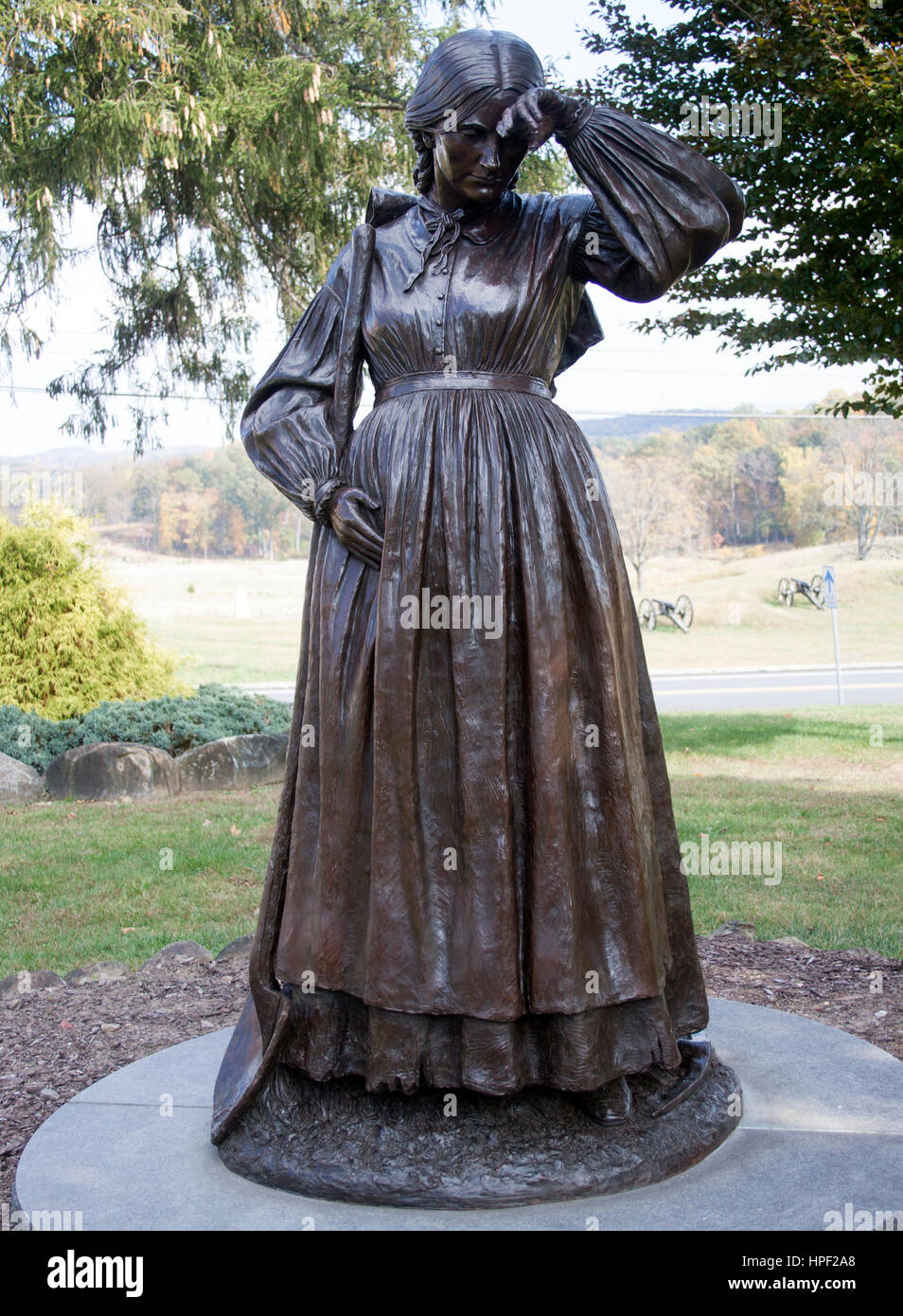 Una statua onora Elizabeth Thorn, la gravedigger incinta che seppellì i morti della guerra civile a Gettysburg, Pennsylvania, un tributo al coraggio e al sacrificio. Foto Stock