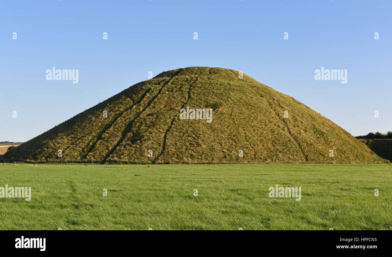 Silbury Hill in Avesbury, Wiltshire, Inghilterra Foto Stock