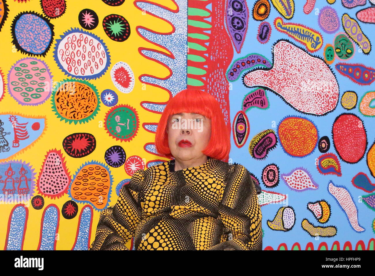 Tokyo, Giappone. Il 21 febbraio, 2017. Artista giapponese Yayoi Kusama partecipa alla mostra di 'Yayoi Kusama: la mia anima eterna' durante l'anteprima stampa giornata presso il National Art Center di Tokyo, Giappone il 21 febbraio 2017. Credito: Motoo Naka/AFLO/Alamy Live News Foto Stock
