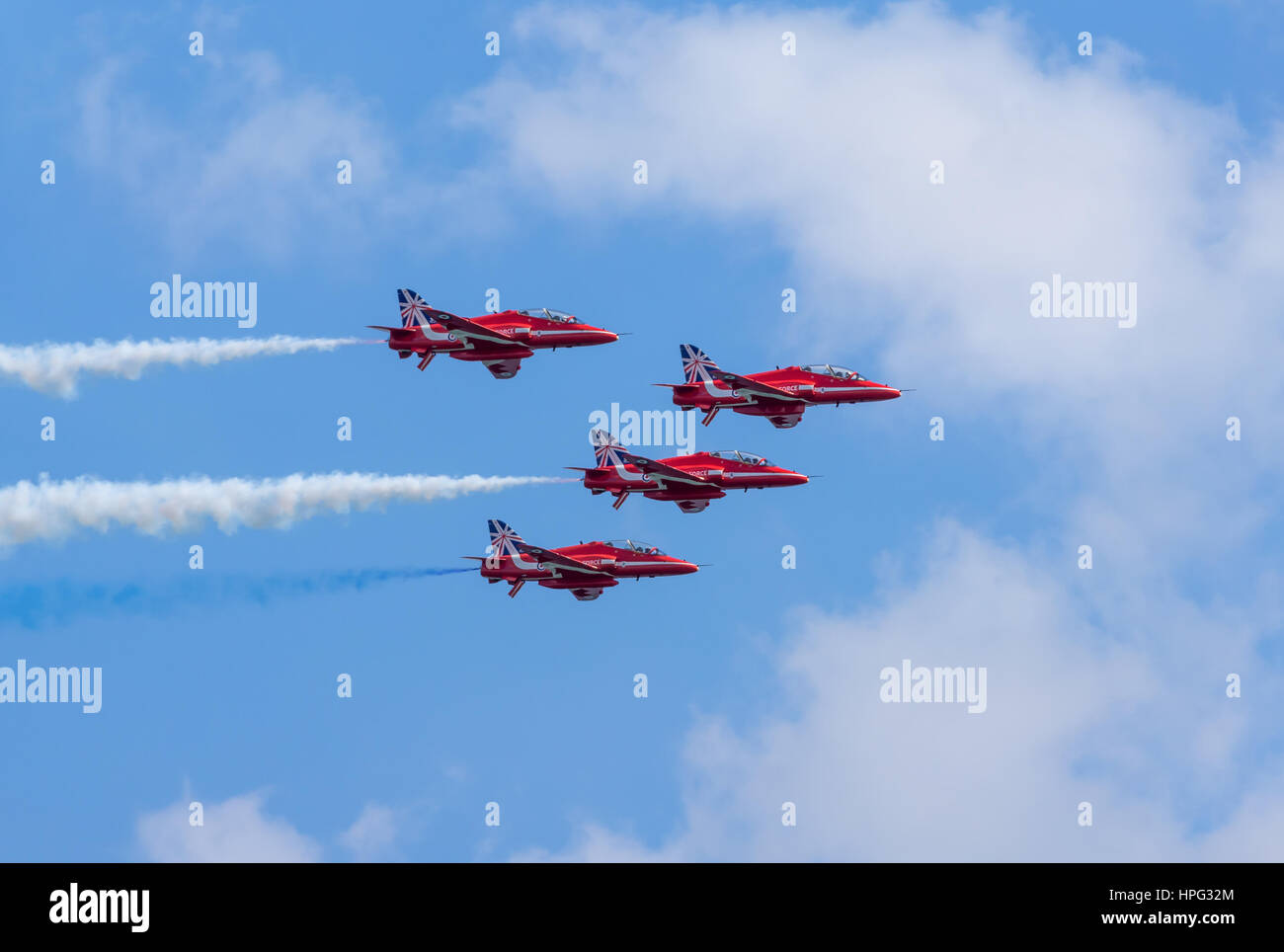 DAWLISH, Regno Unito - 23 agosto 2014: La Royal Air Force frecce rosse acrobazia team display battenti all'Airshow di Dawlish Foto Stock