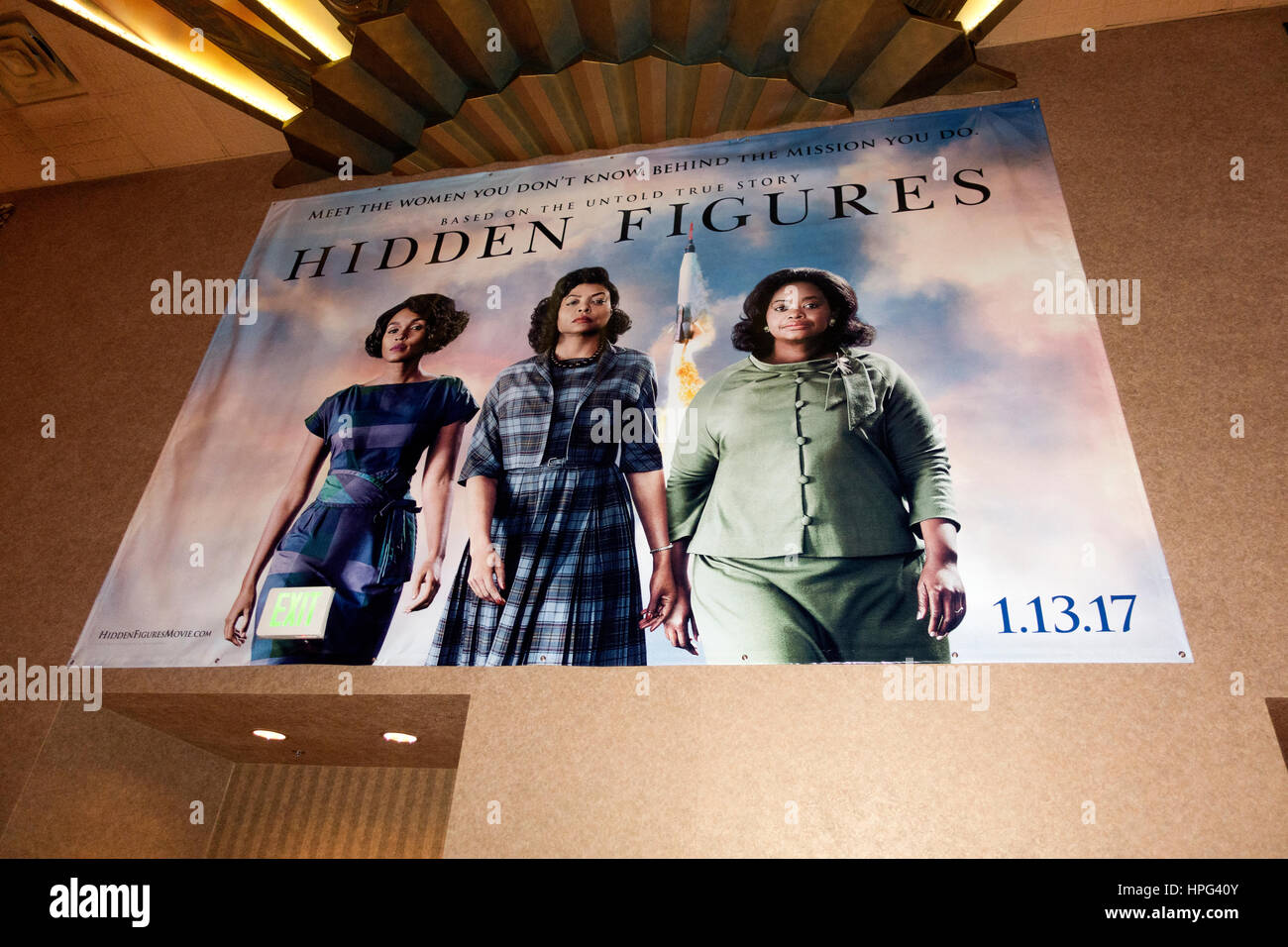Figure nascoste film poster pubblicitari visualizzati nella hall di teatro. Downers Grove Illinois IL USA Foto Stock