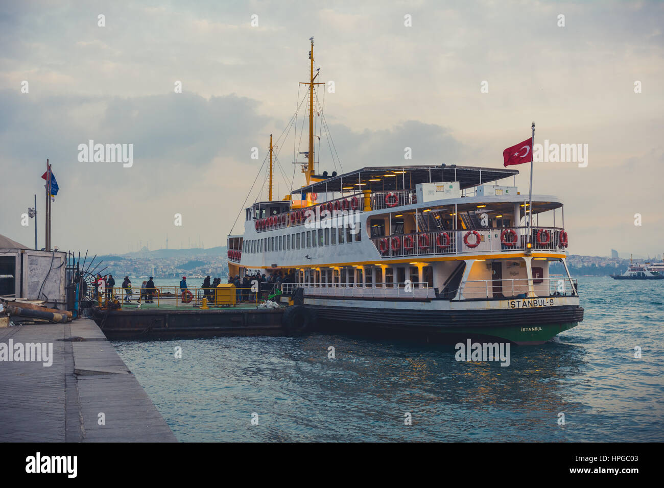 Traghetti in Istanbul il Bosforo Foto Stock