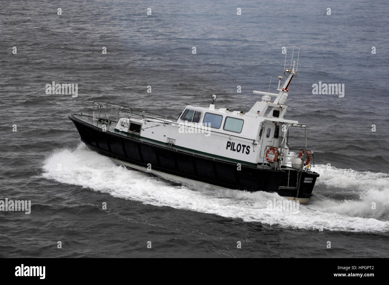 AJAXNETPHOTO. 2012.Greenock, Scozia. - WORKBOAT - Porto barca pilota GRANTOCK in velocità. Foto:JONATHAN EASTLAND/AJAX REF:D122902 1789 Foto Stock