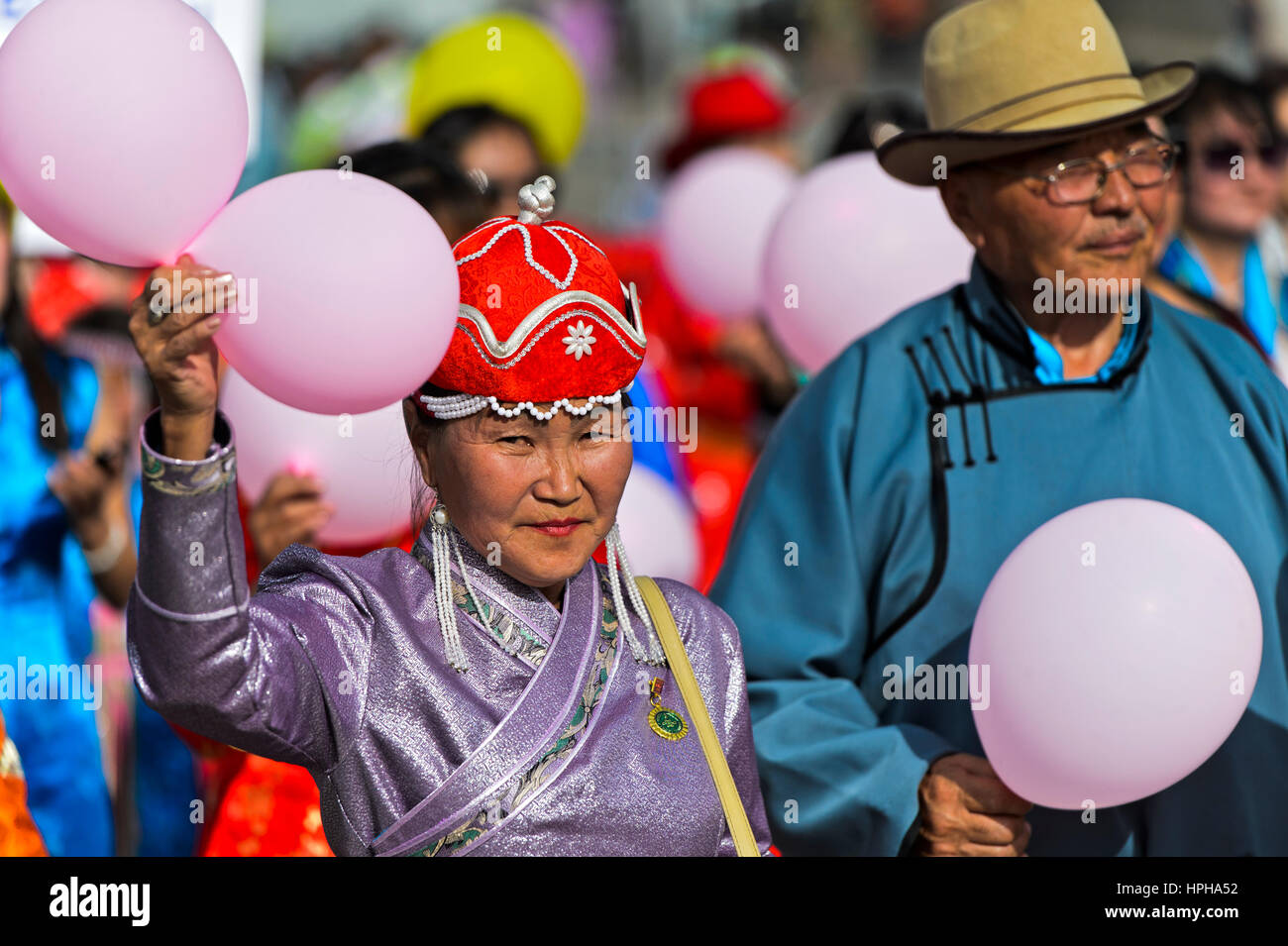 Coppia di anziani in un tradizionale deel costumi alla Mongola costume nazionale Festival, Ulaanbaatar, in Mongolia Foto Stock