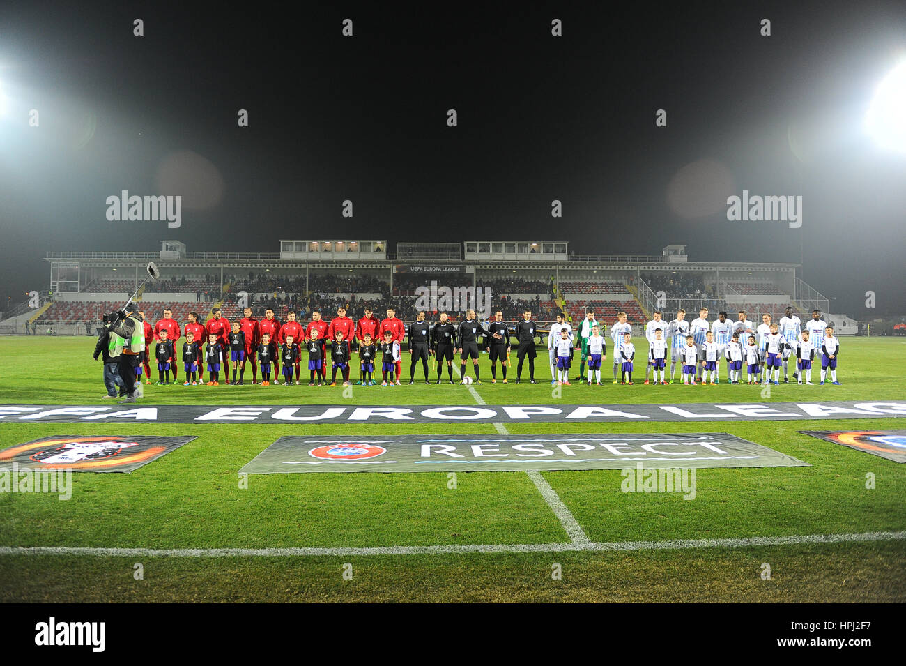 Febbraio 16, 2017: Astra Giurgiu e Genk squadre all'inizio della UEFA Europa League 2016-2017, gruppo e gioco tra FC Astra Giurgiu (ROU) e Genk (BEL) presso Marin Anastasovici Stadium, Giurgiu, Romania ROU. Foto: Cronos/Cristian Stavri Foto Stock