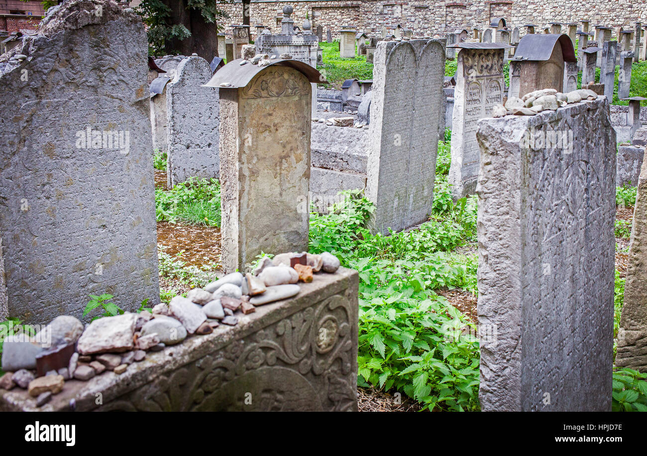 Il Cimitero Remuh Cracovia, in Polonia, è un cimitero ebraico stabilito nel 1535. Si trova accanto alla Sinagoga Remuh.nel quartiere Kazimierz. Foto Stock