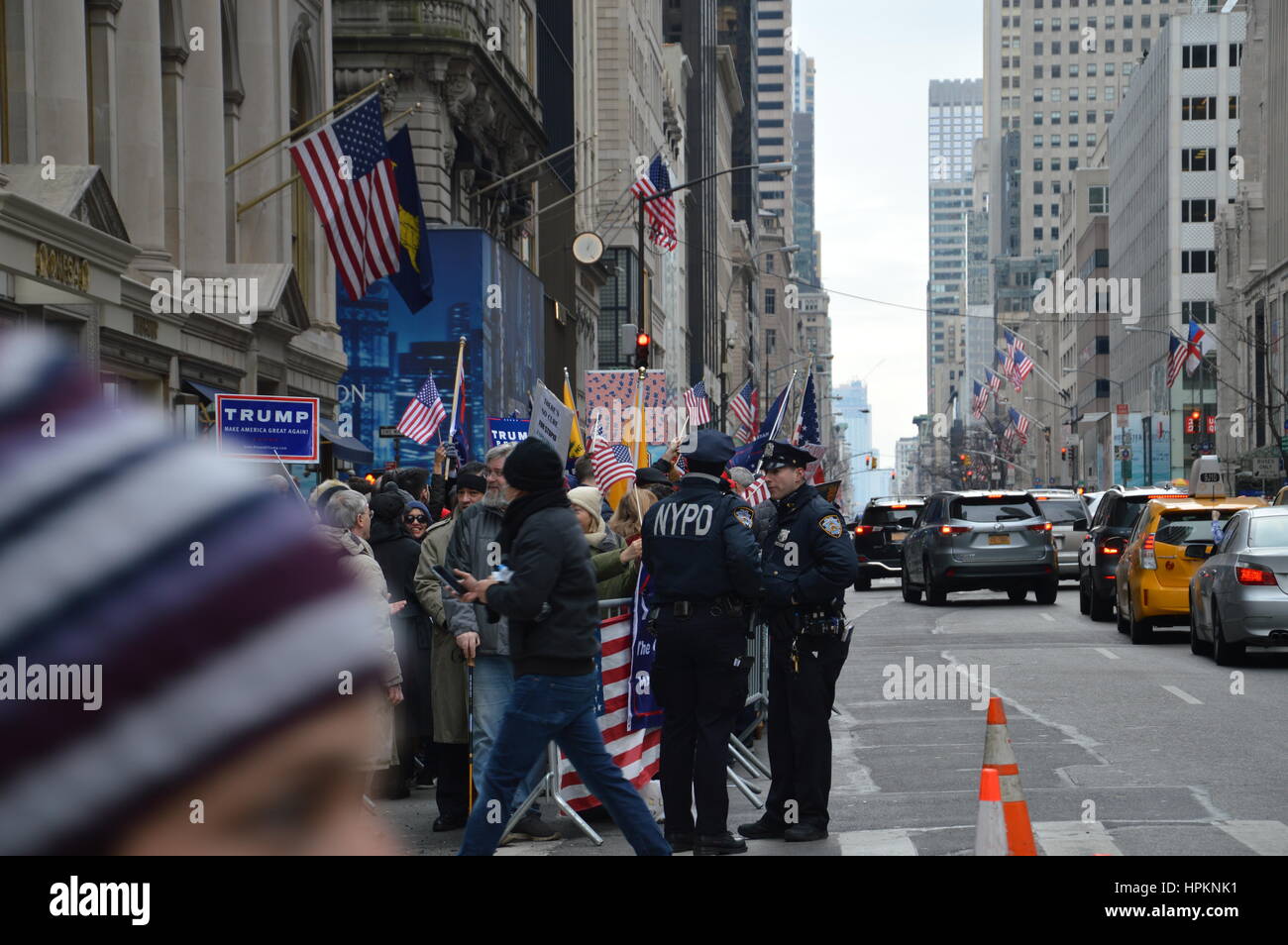 Gli uomini della polizia della città di New York durante il Trump Rally Foto Stock