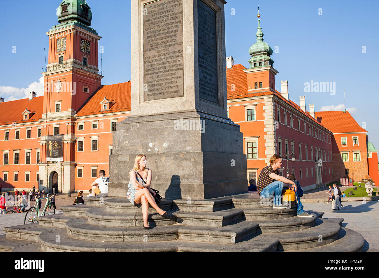 Plac Zamkowy Square, il Castello Reale e la colonna Zygmunt, Varsavia, Polonia Foto Stock