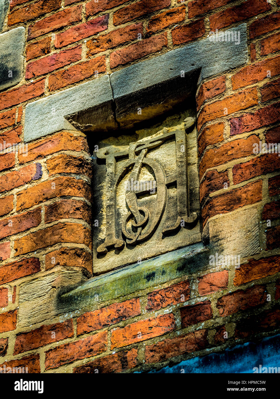 Dettagli architettonici in cotto sulla creazione di librerie, Easingwold, nello Yorkshire, Regno Unito. Foto Stock