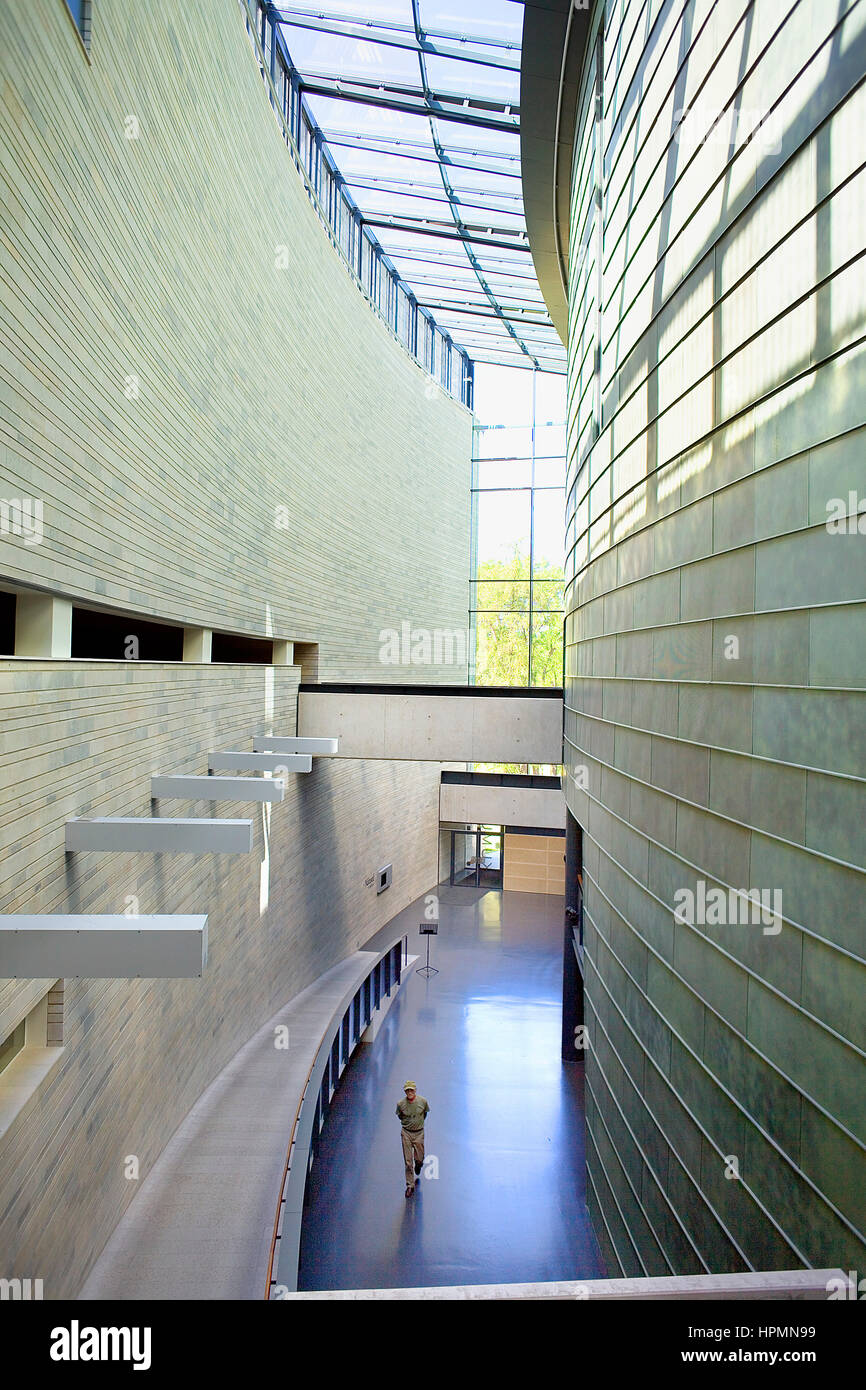 Kumu Art Museum,in Kadrioru Park,Tallinn, Estonia Foto Stock