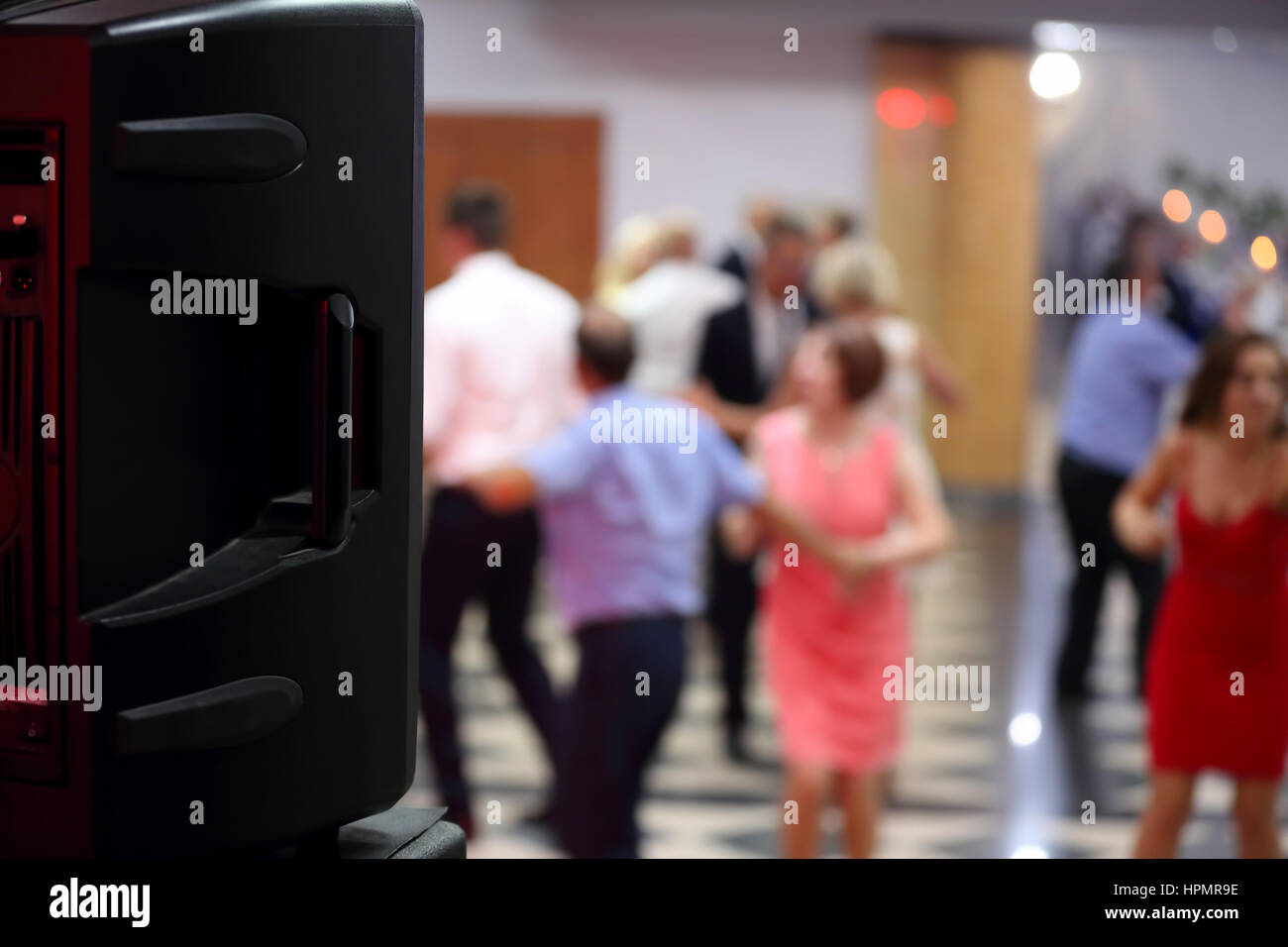 Coppie danzanti durante il party o la celebrazione dei matrimoni Foto Stock