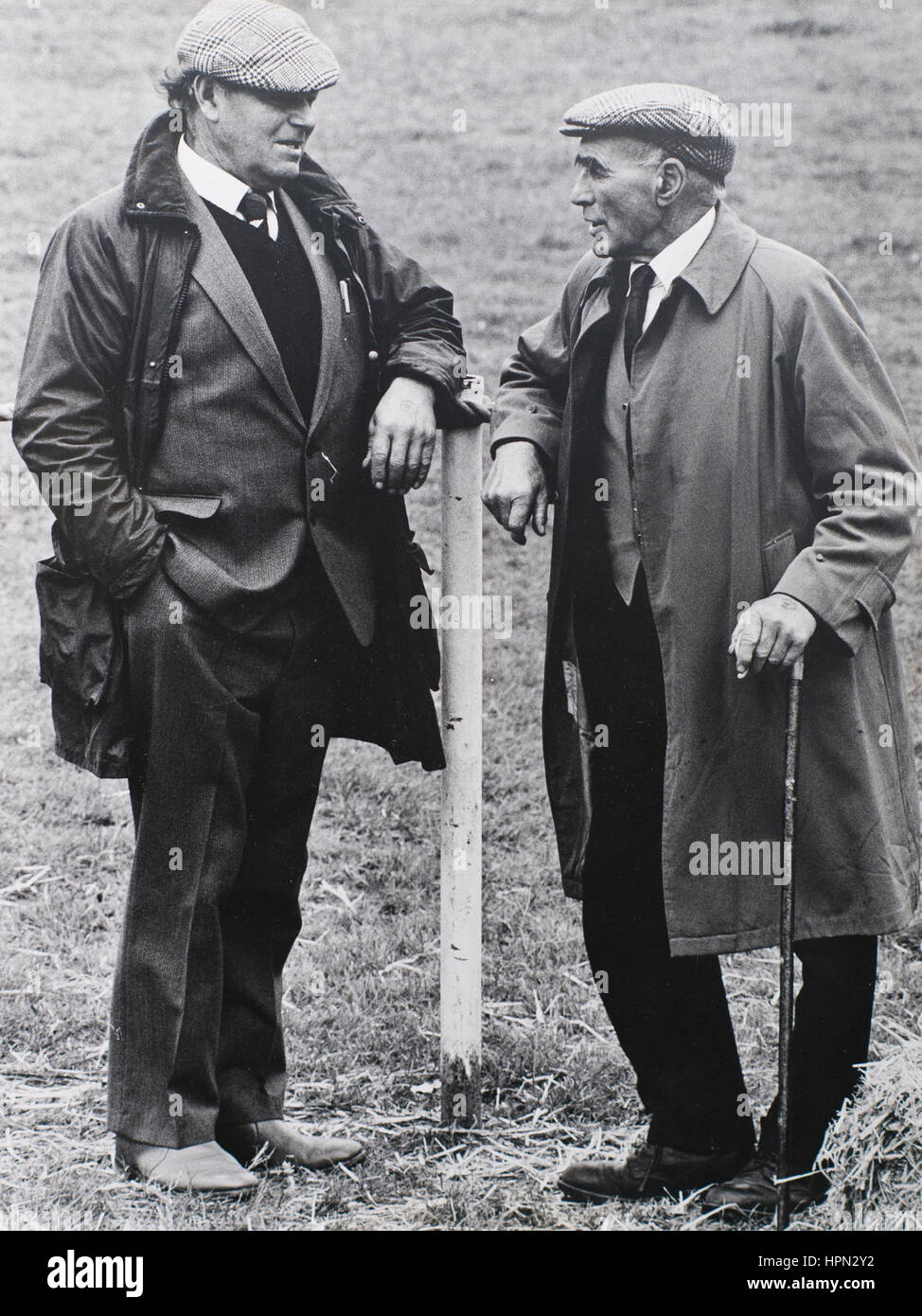 Candida immagine di agricoltori a Welshpool mercato del bestiame, Welshpool,Galles,ANNI SETTANTA Foto Stock