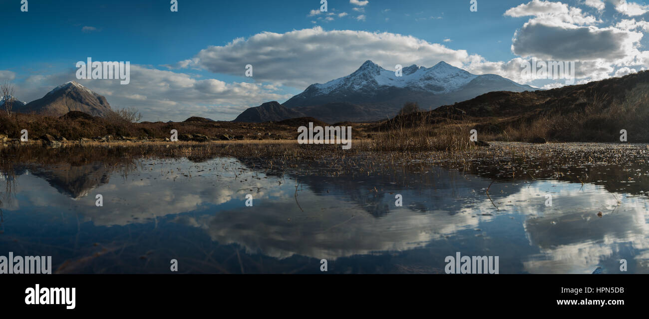 Il Cuillins, Isola di Skye in Scozia dal fiume Sligachan, Isola di Skye Foto Stock