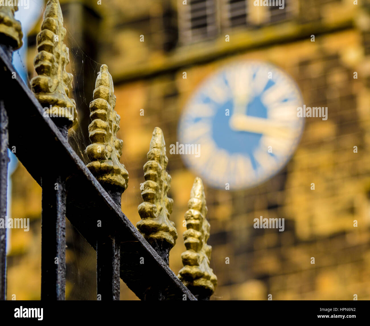 I parapetti decorati al di fuori di St Mary's Church, Thirsk, Regno Unito Foto Stock