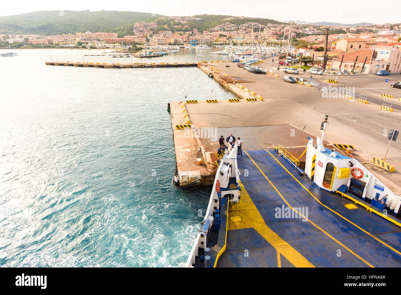 Visualizzare il porto di Palau dal traghetto, Nord Sardegna, Italia Foto Stock