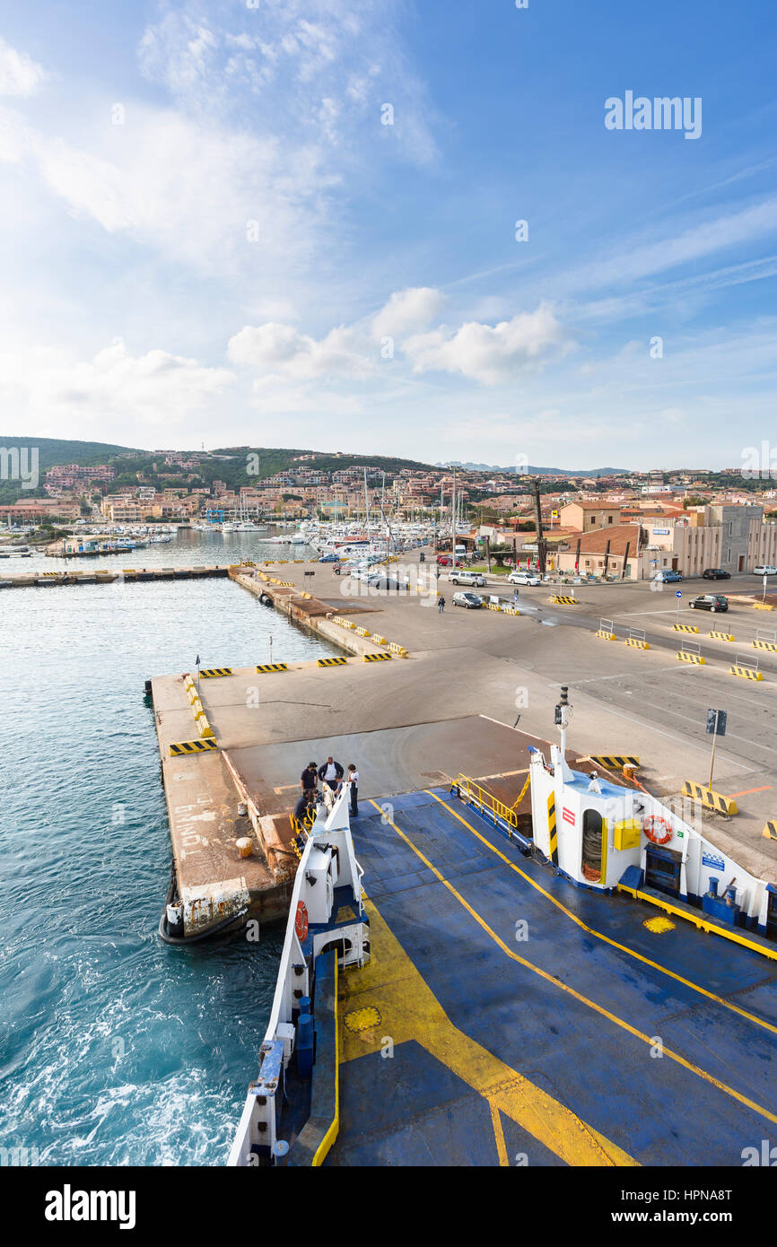 Visualizzare il porto di Palau dal traghetto, Nord Sardegna, Italia Foto Stock