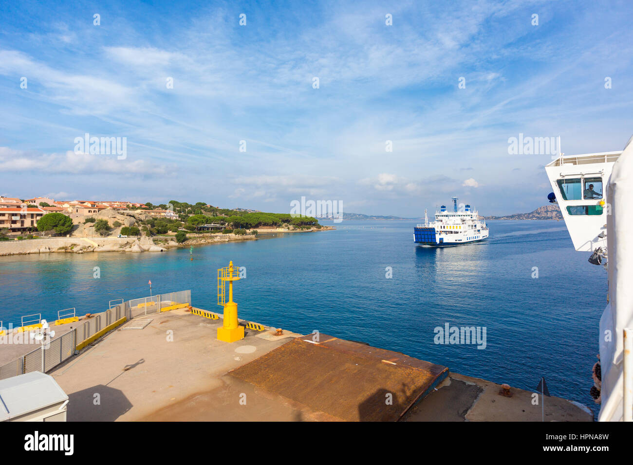 Saremar traghetto naviga da Palau, (Nord Sardegna) per l'isola di La Maddalena, l'isola principale dell'Arcipelago di Maddalena,Italia Foto Stock