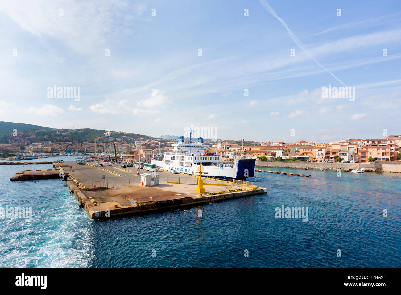Visualizzare il porto di Palau dal traghetto, Nord Sardegna, Italia Foto Stock