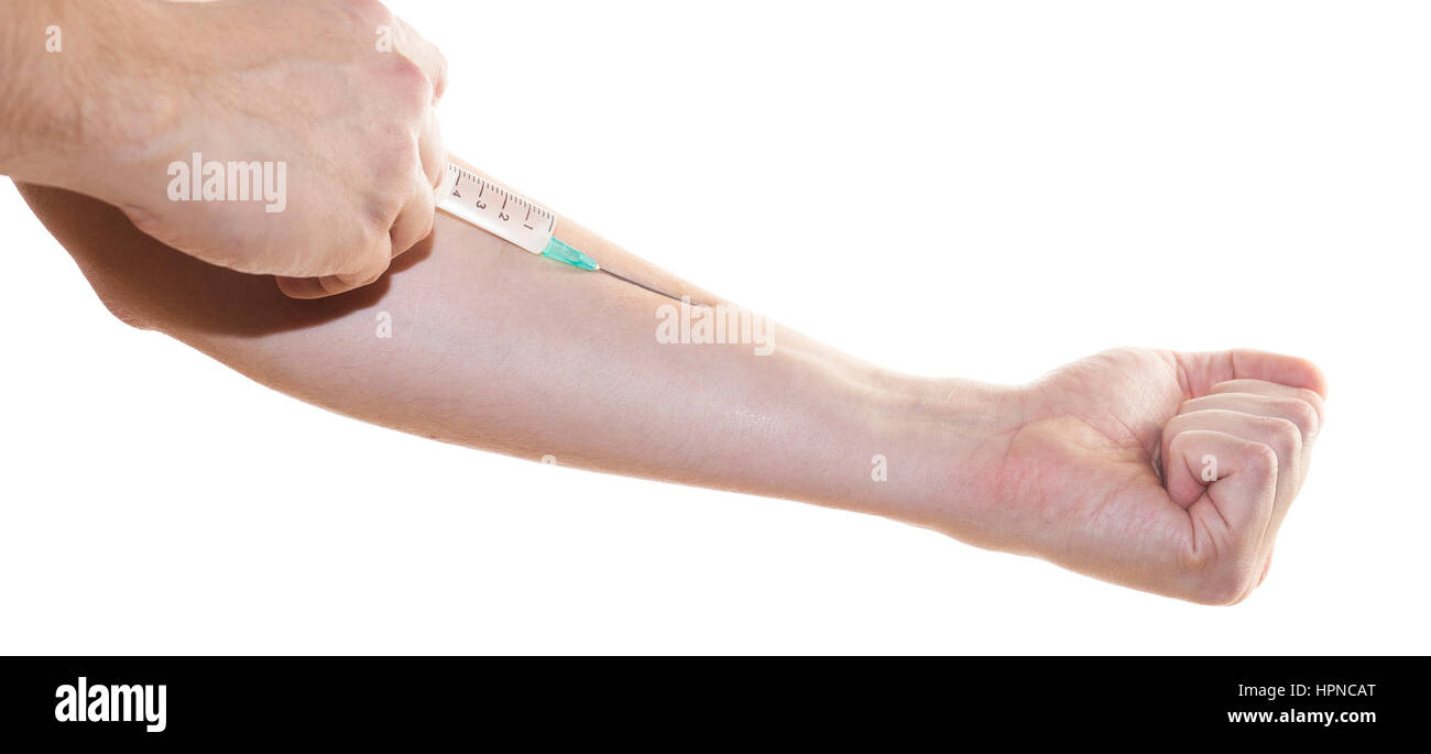 Paziente assume insulina con siringa isolati su sfondo bianco Foto Stock