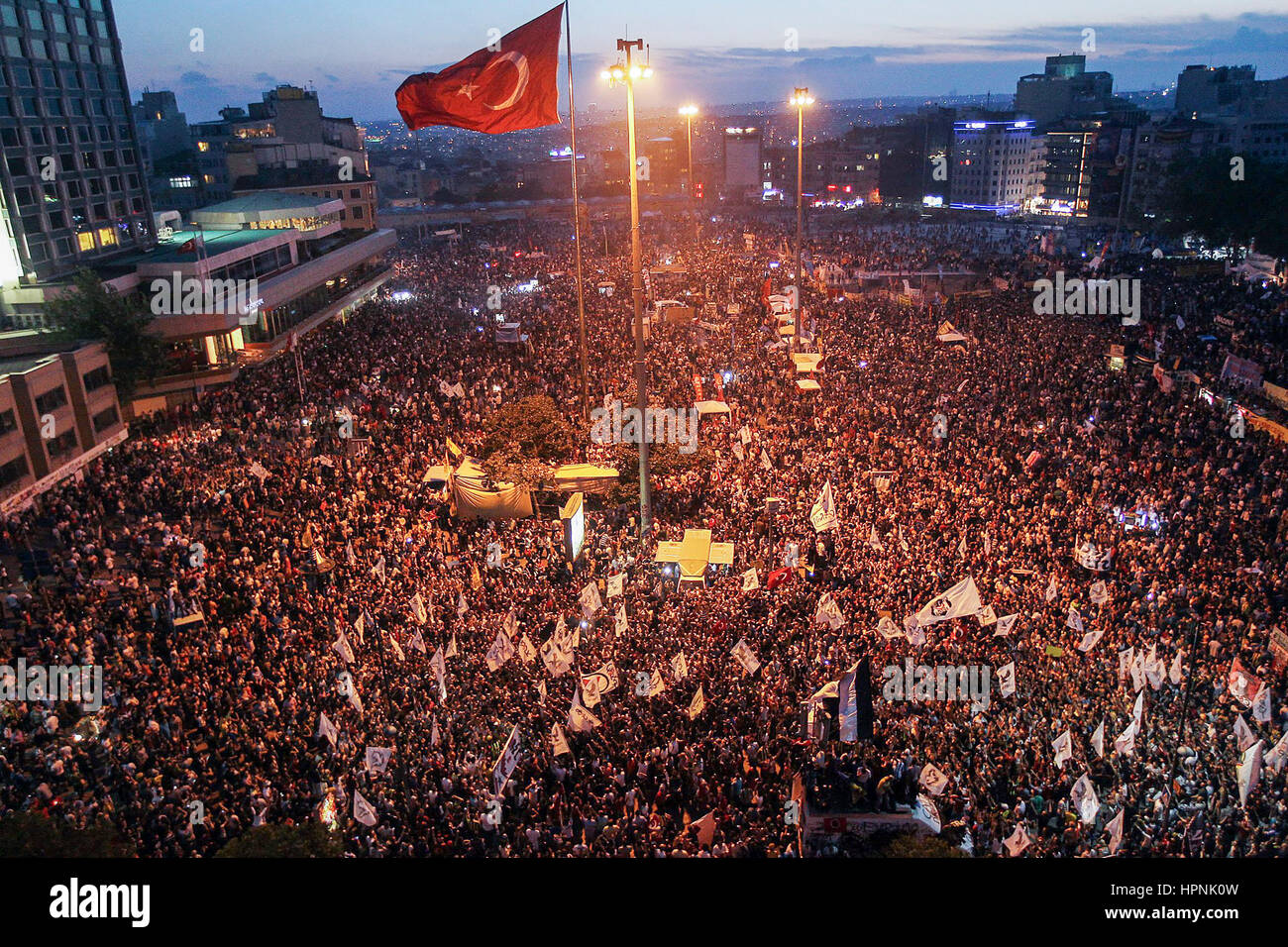 Gezi Park proteste. Giugno 5, 2016, Istanbul. Un ondata di dimostrazioni e disordini civili in Turchia è iniziato il 28 maggio 2013, inizialmente per contestare il piano di sviluppo urbano per Istanbul Taksim Gezi Park. Foto Stock