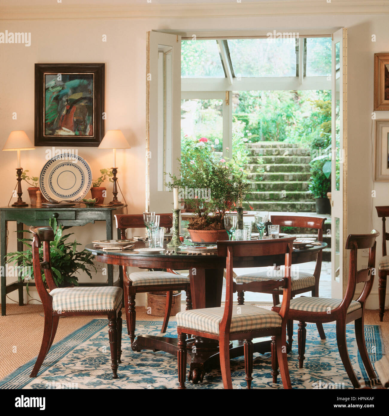 Un Biedermeier sala da pranzo. Foto Stock