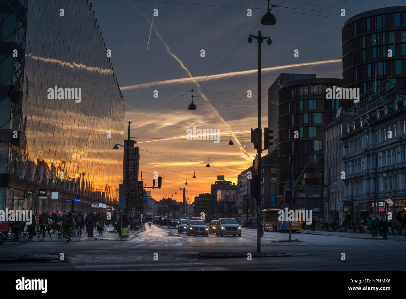 Un tramonto meraviglioso dalla confederazione dell'industria danese di costruzione di copenhagen, Danimarca. Foto Stock