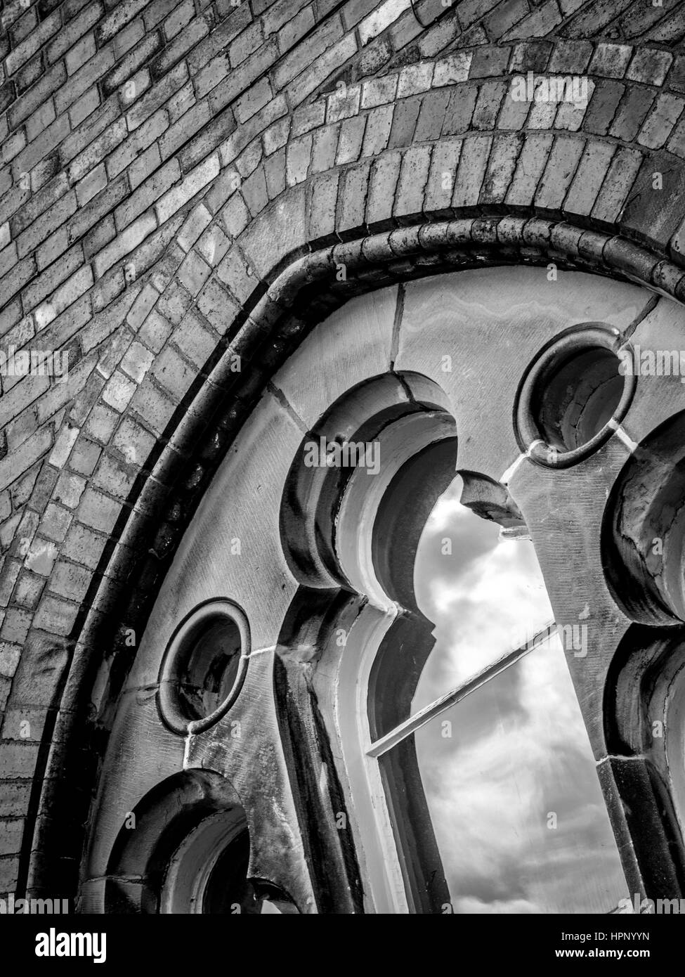 Finestra di architettura dettaglio, Memorial Hall, Haxby, nello Yorkshire, Regno Unito. Foto Stock