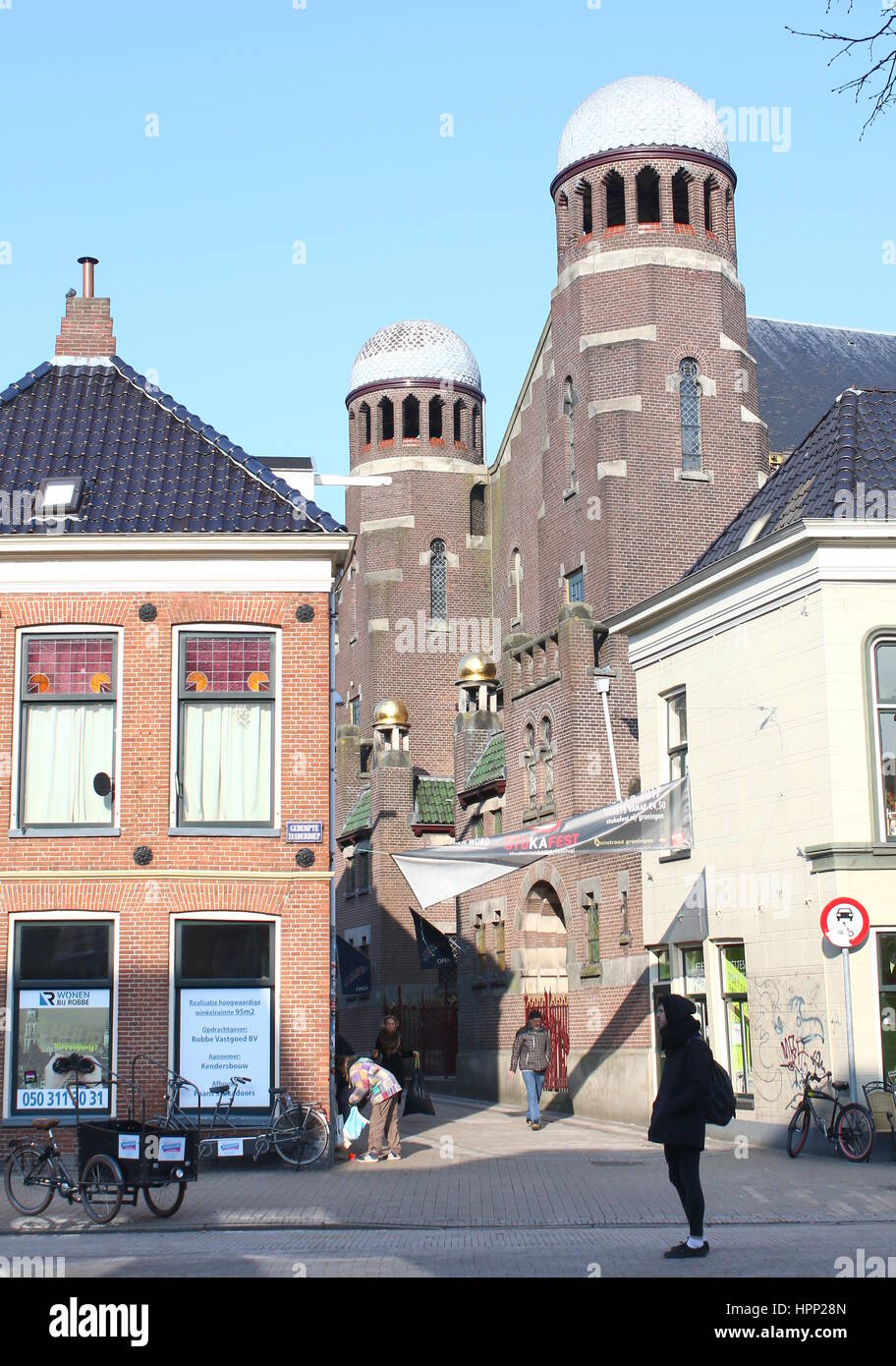 Sinagoga ebraica (1906) a Folkingestraat a Groningen, Paesi Bassi. Lo stile moresco, design architetto Tjeerd Kuipers. Visto da Gedempte Zuiderdiep Foto Stock