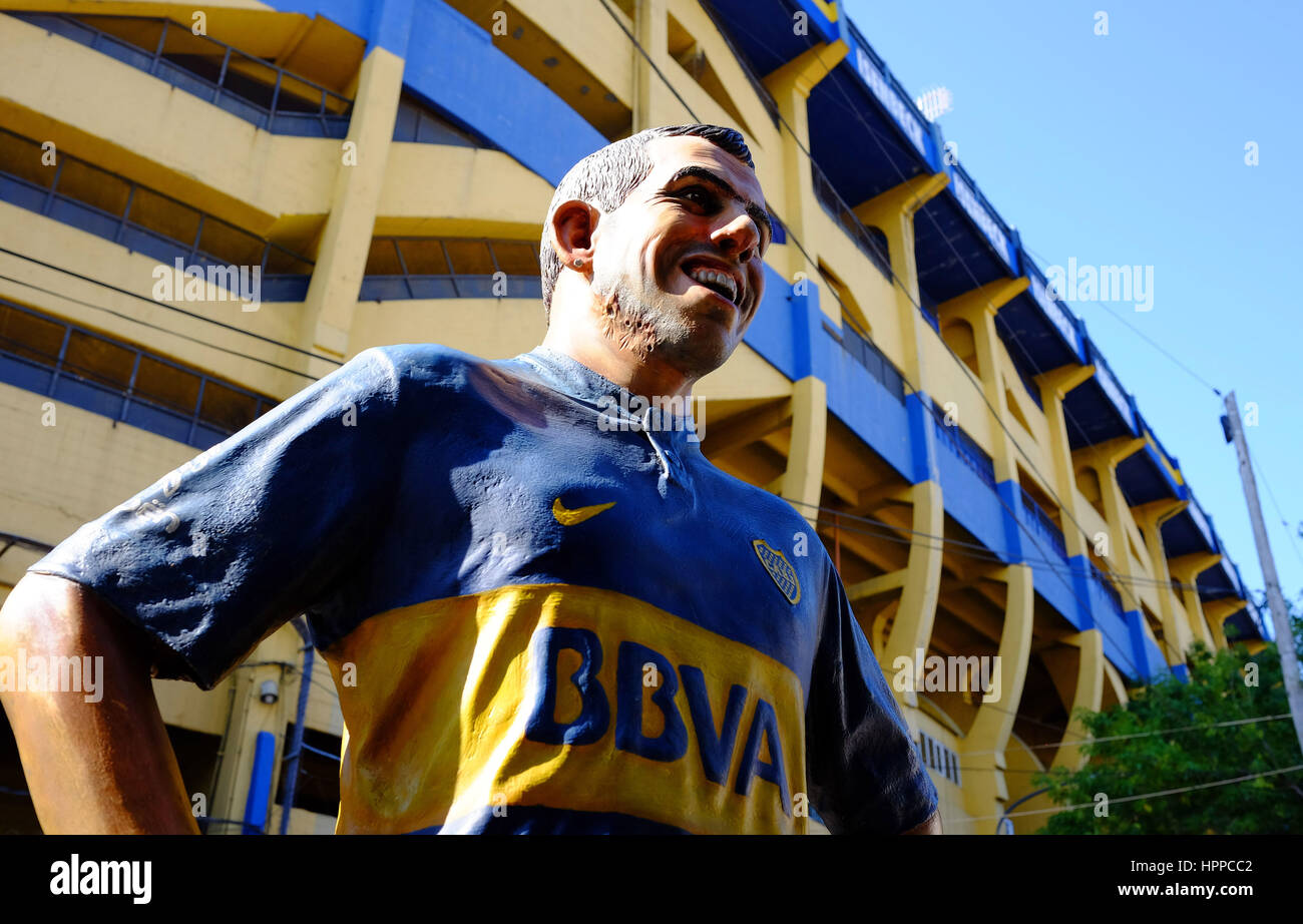 Un modello di Carlos Tevez in un negozio di cimeli fuori la Bombonera, lo stadio sede dei Boca Juniors di Buenos Aires, Argentina. Foto di SAM BAGNALL Foto Stock