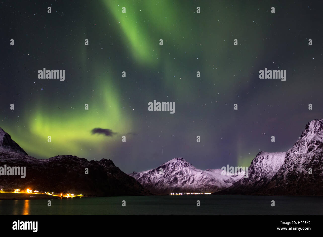 Aurora boreale su isole Lofoten in Norvegia, Europa Foto Stock