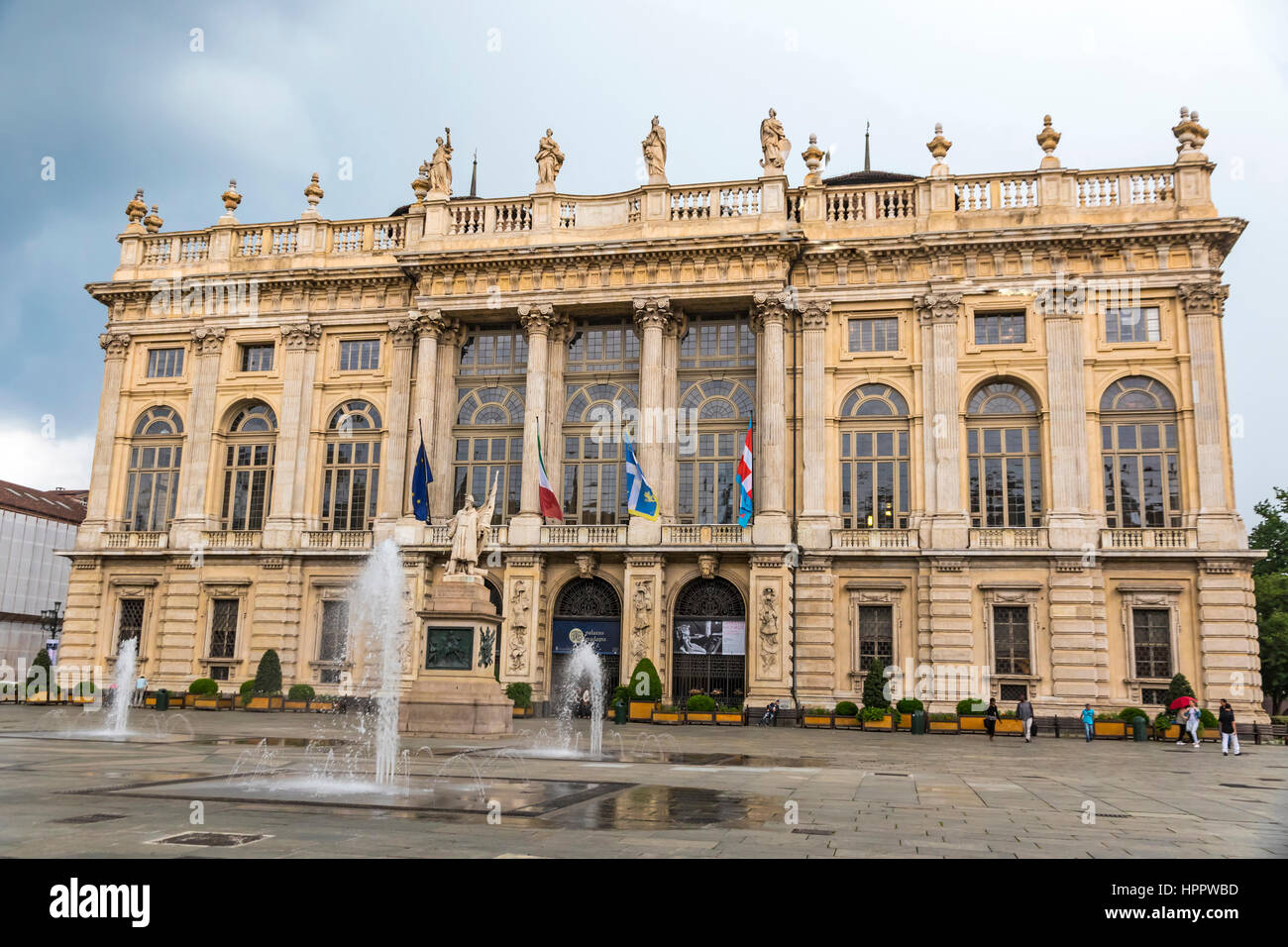 Torino, Italia - 14 giugno 2016: Royal Palace (Palazzo Madama e casaforte degli Acaja) a Torino, Italia settentrionale. Popolare attrazione turistica Foto Stock