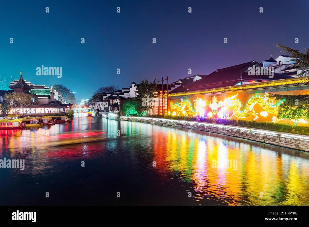 Nanjing downtown area architettura tradizionale di notte Foto Stock