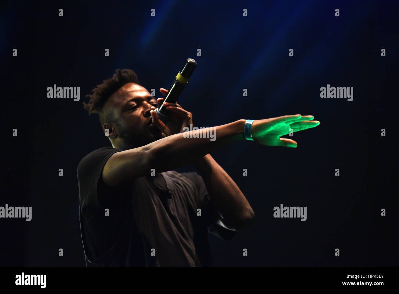 CLUJ NAPOCA, Romania - 7 agosto 2016: Inglese hip hop e dubstep banda mendicanti stranieri esibirsi dal vivo sul palco di Alchemy al Festival di indicibili Foto Stock