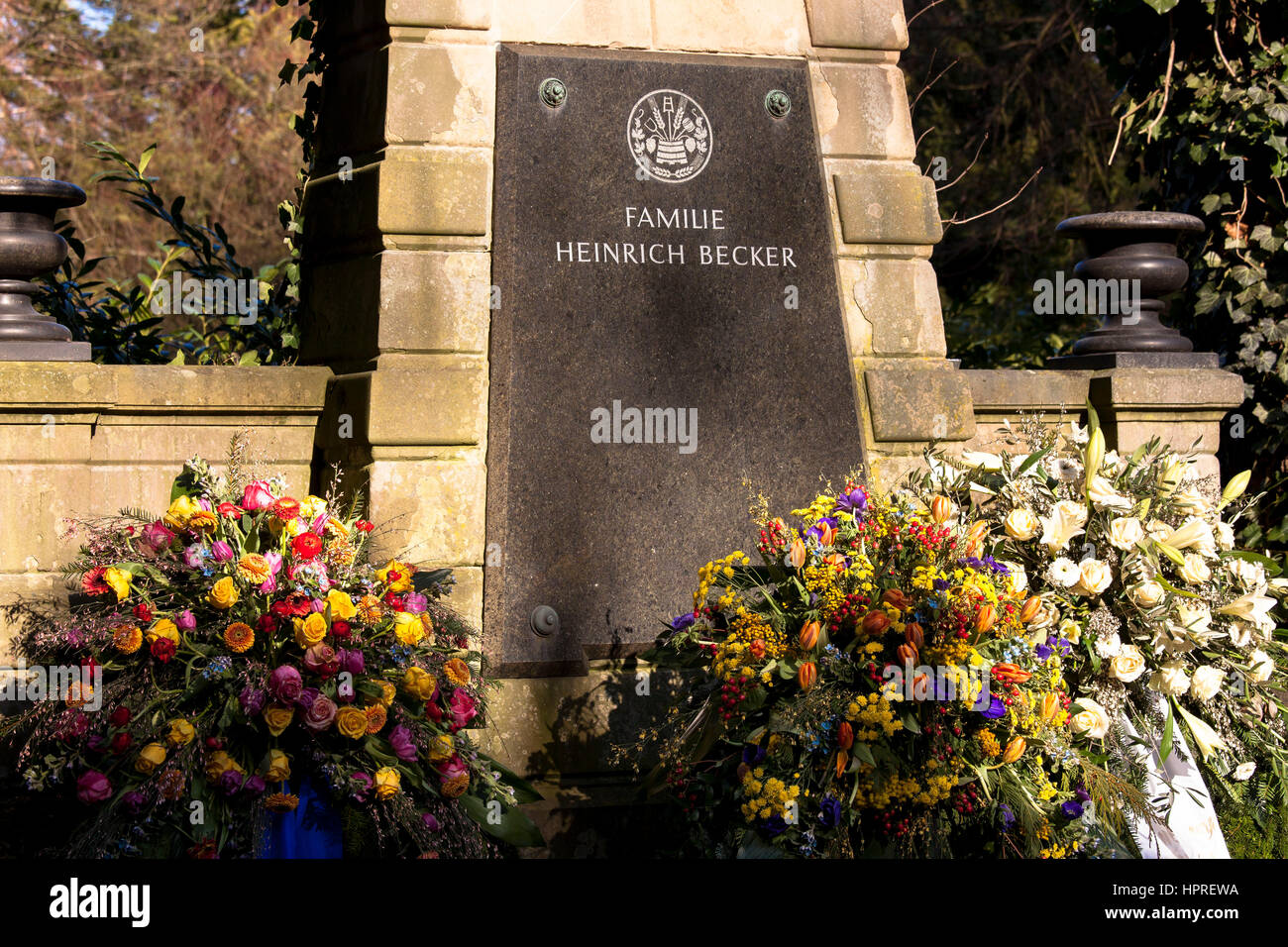 L'Europa, Germania, Colonia, tomba presso il cimitero Melaten. Foto Stock