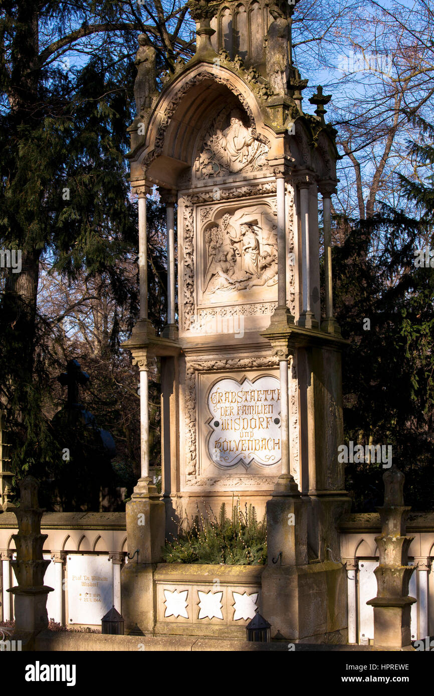 L'Europa, Germania, Colonia, vecchia tomba presso il cimitero Melaten. Foto Stock