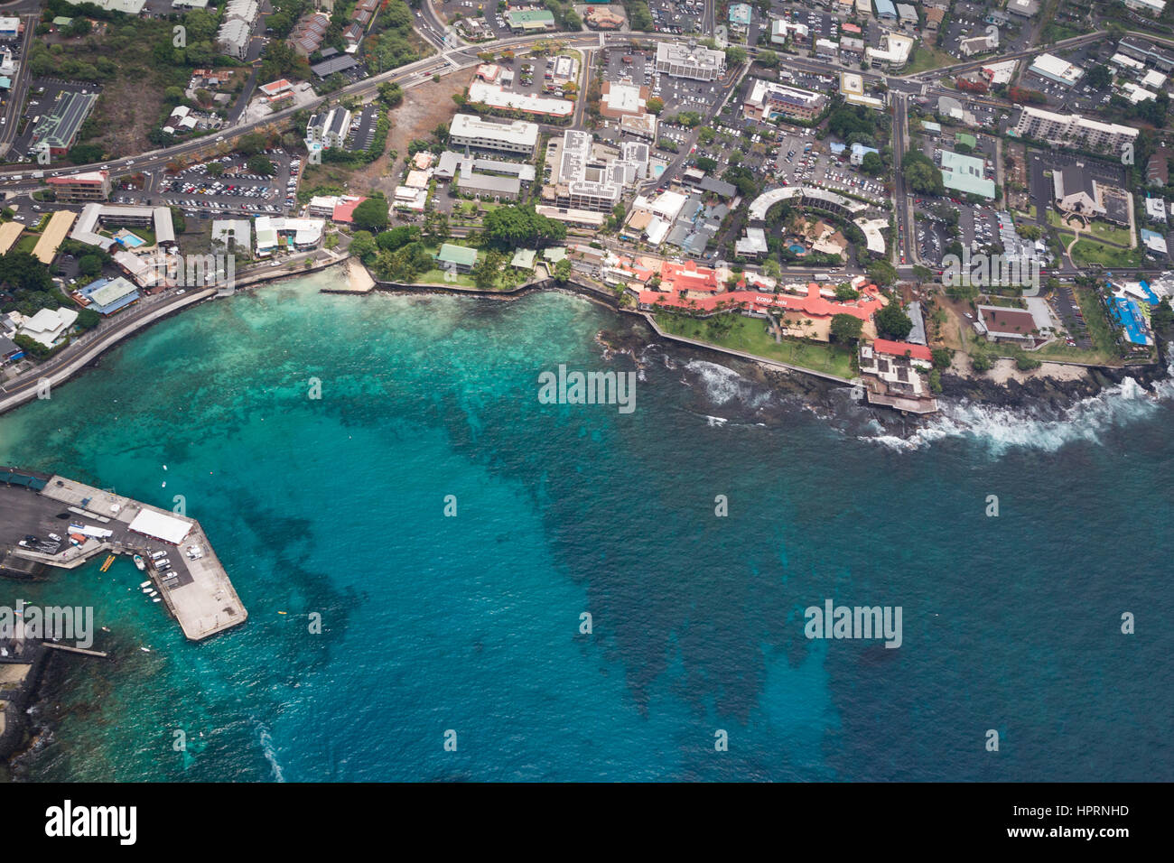 Luftaufnahme des Hafens von Kona auf Big Island, Hawaii, Stati Uniti d'America. Ripresa aerea del porto di Kona, Big Island, Hawaii, Stati Uniti d'America. Foto Stock