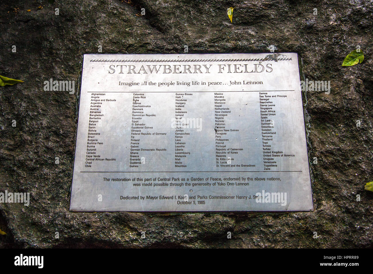 Il Central Park di New York City, Stati Uniti d'America - :Strawberry Fields è un 2.5 acri di area di Central Park che rende omaggio al tardo Beatle John Lennon nad pace Foto Stock