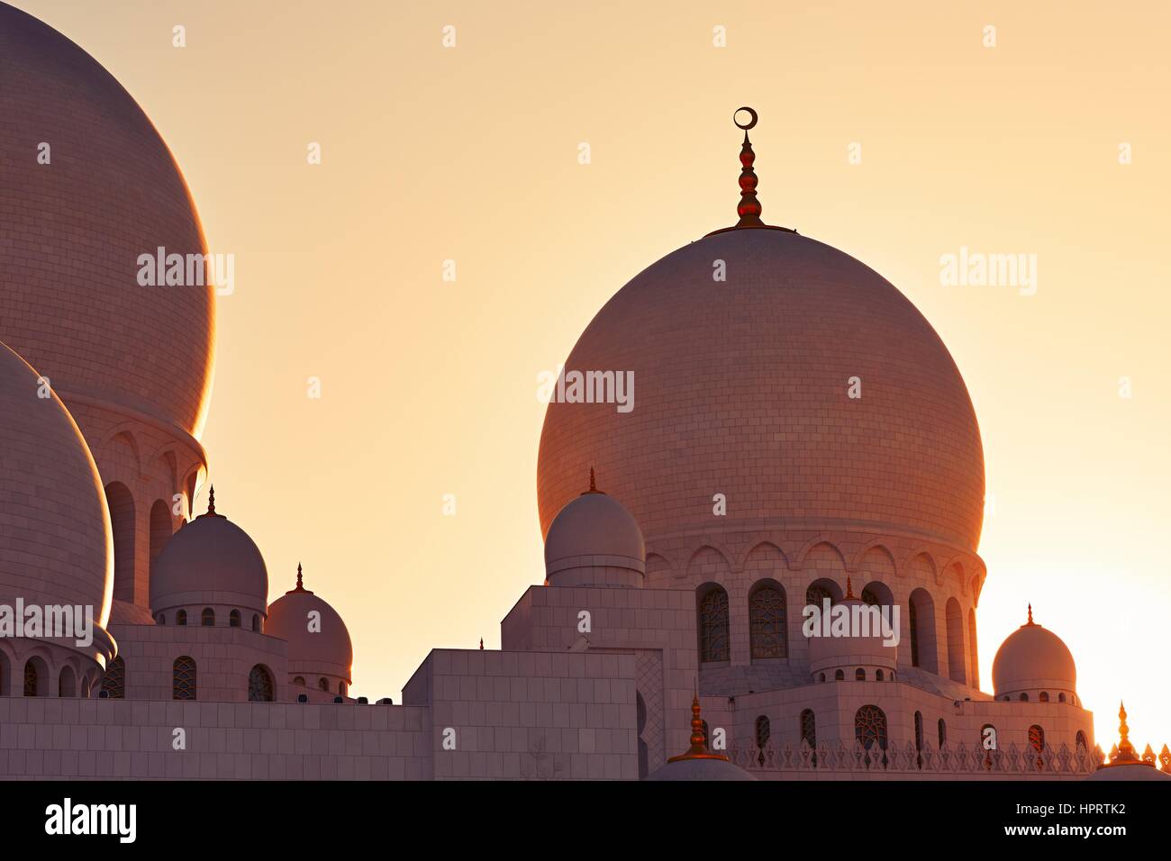 Moschea di Abu Dhabi, la città capitale del regno emirato Arabo Foto Stock