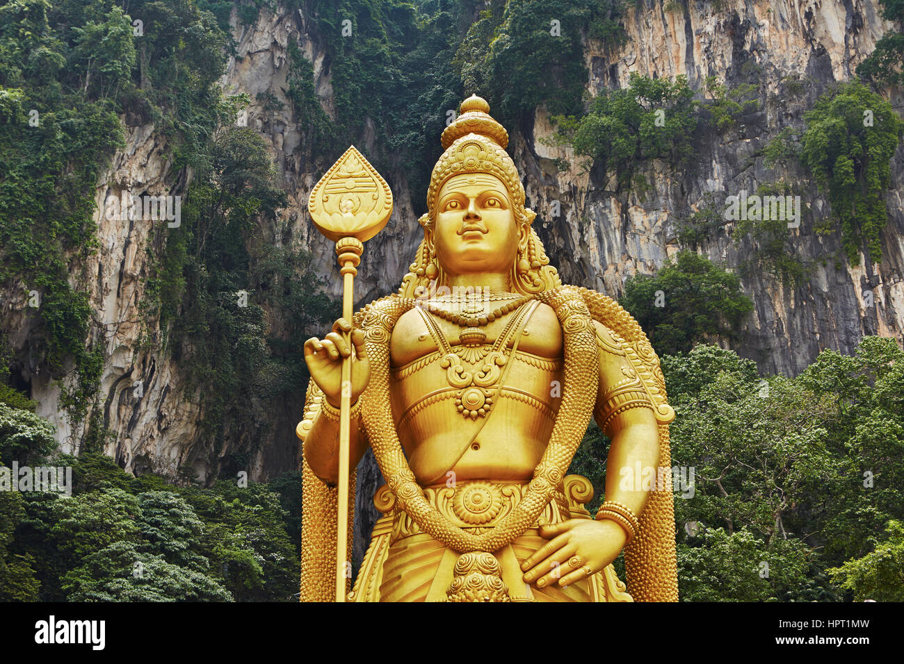 Statua del dio indù Muragan, Grotte Batu tempio complesso di Kuala Lumpur in Malesia. Foto Stock