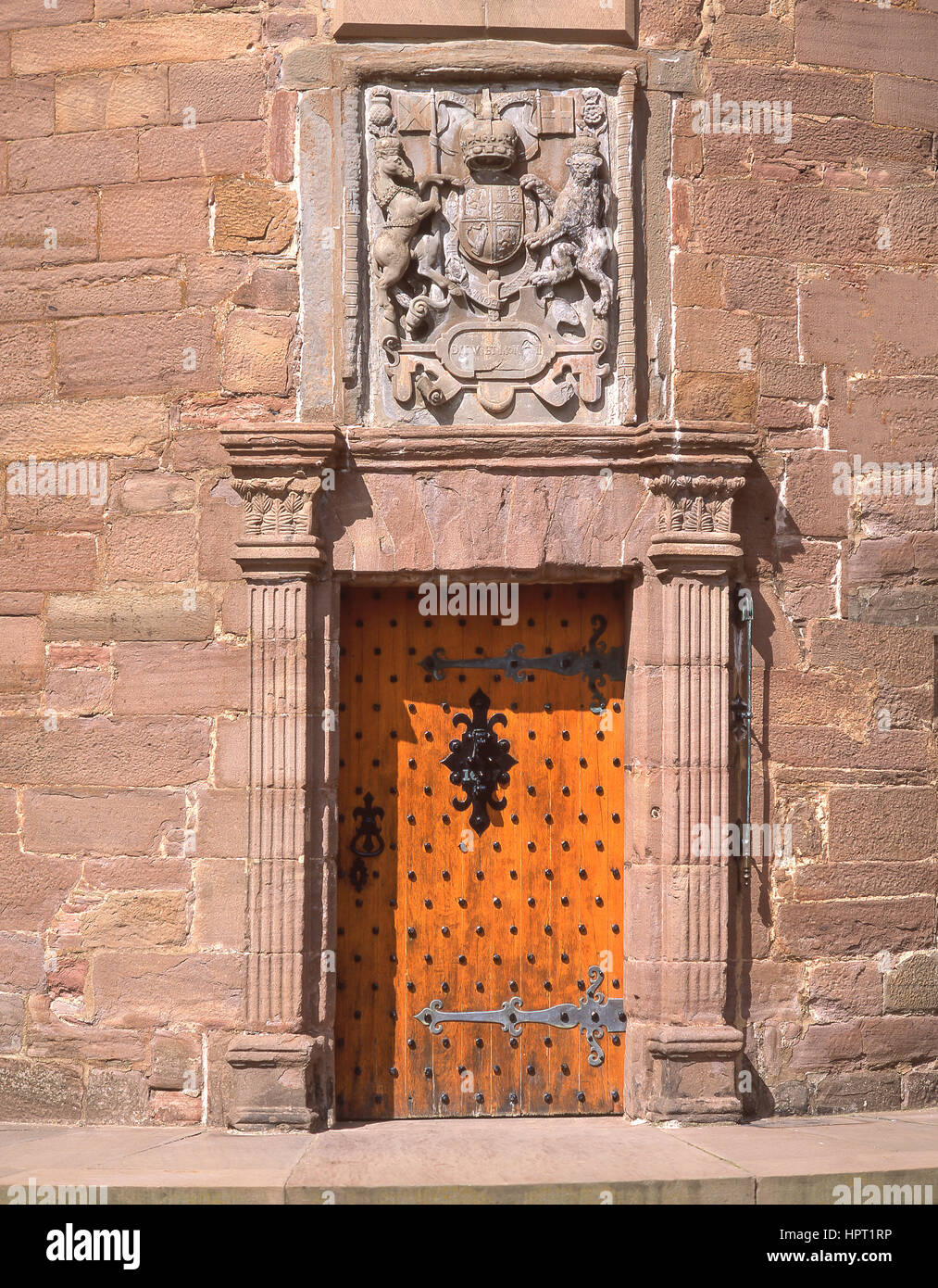 Porta di ingresso al XVII secolo Glamis Castle Glamis, Angus, Scotland, Regno Unito Foto Stock