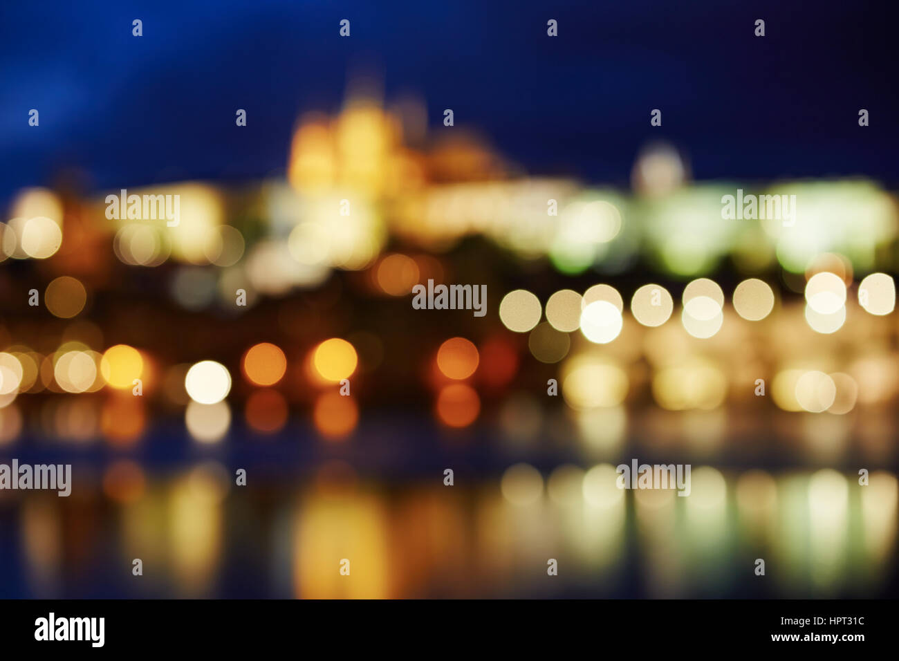 Di notte le luci della città - Skyline di Praga, Repubblica Ceca Foto Stock