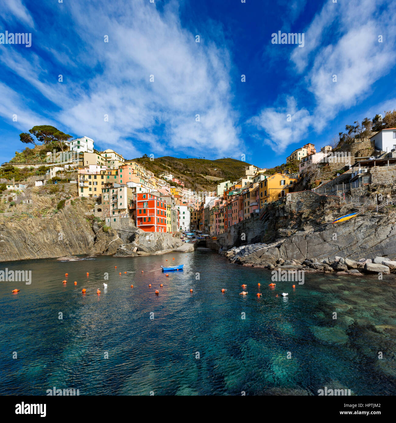 L'Italia, le Cinque Terre, vista panoramica di Riomaggiore Foto Stock