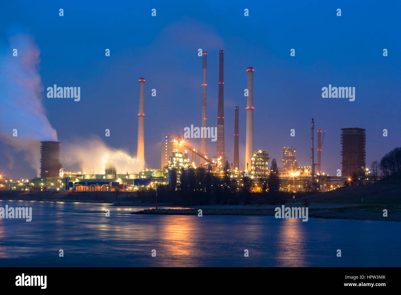 Germania, Duisburg, cokeria Schwelgern presso il fiume Reno Foto Stock