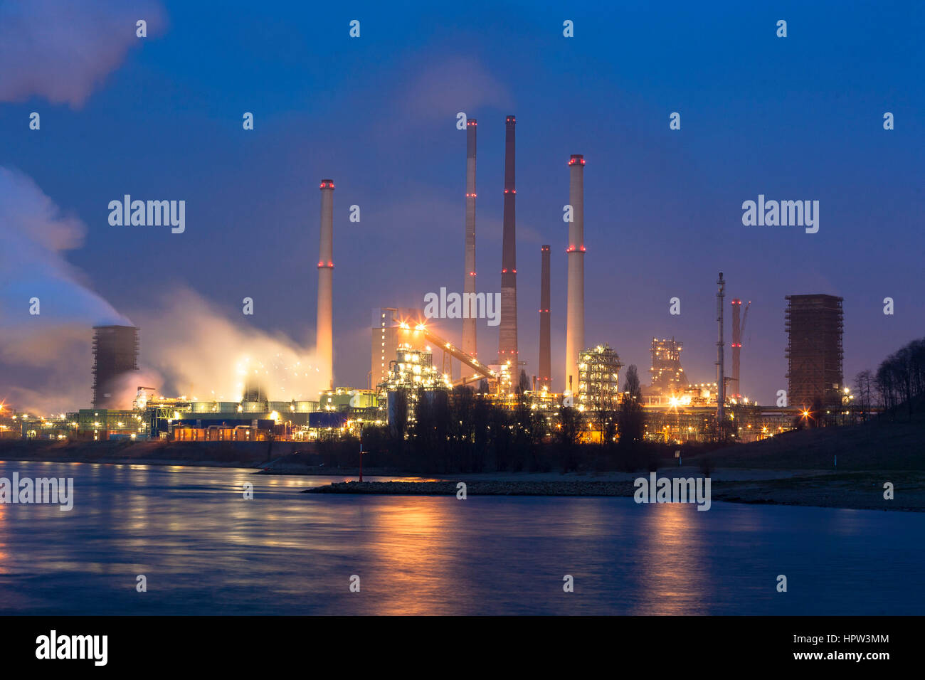 Germania, Duisburg, cokeria Schwelgern presso il fiume Reno Foto Stock