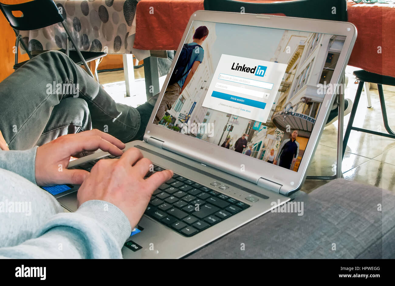 LinkedIn nella pagina di login in una schermata di un laptop. Foto Stock